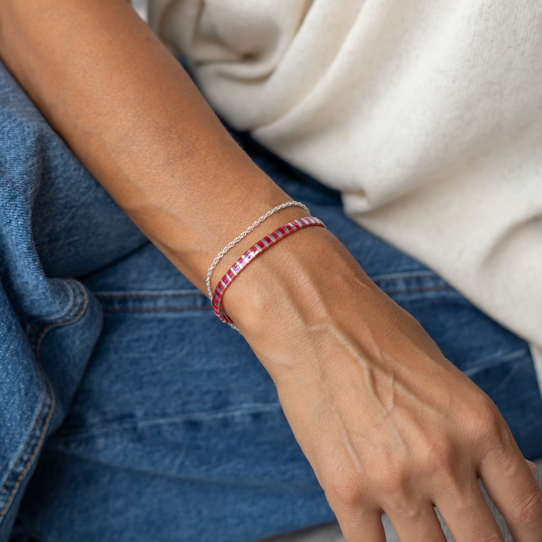 Damen armbänder set mit silberarmband und perlenarmband in pink silber