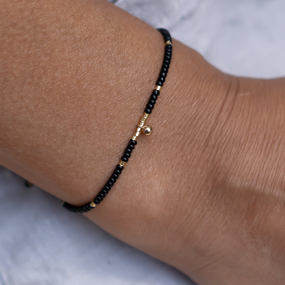 schwarzes Perlenarmband