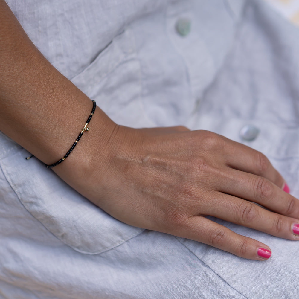 schwarzes Perlenarmband