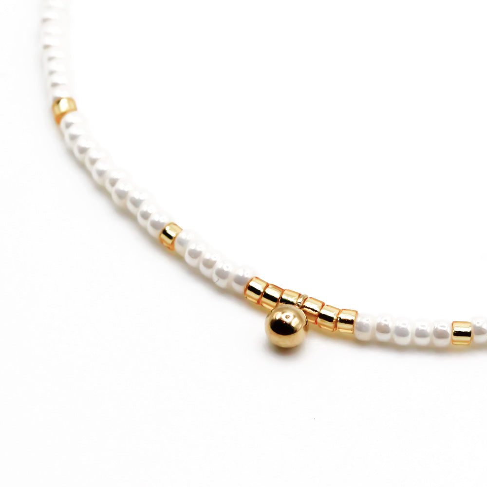 Perlenarmband weiss mit Anhänger