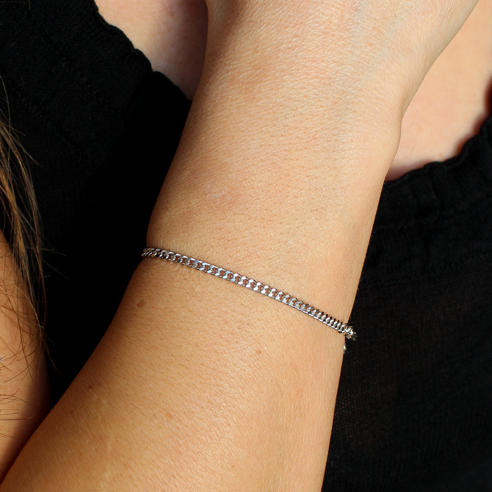 Feines Panzerarmband