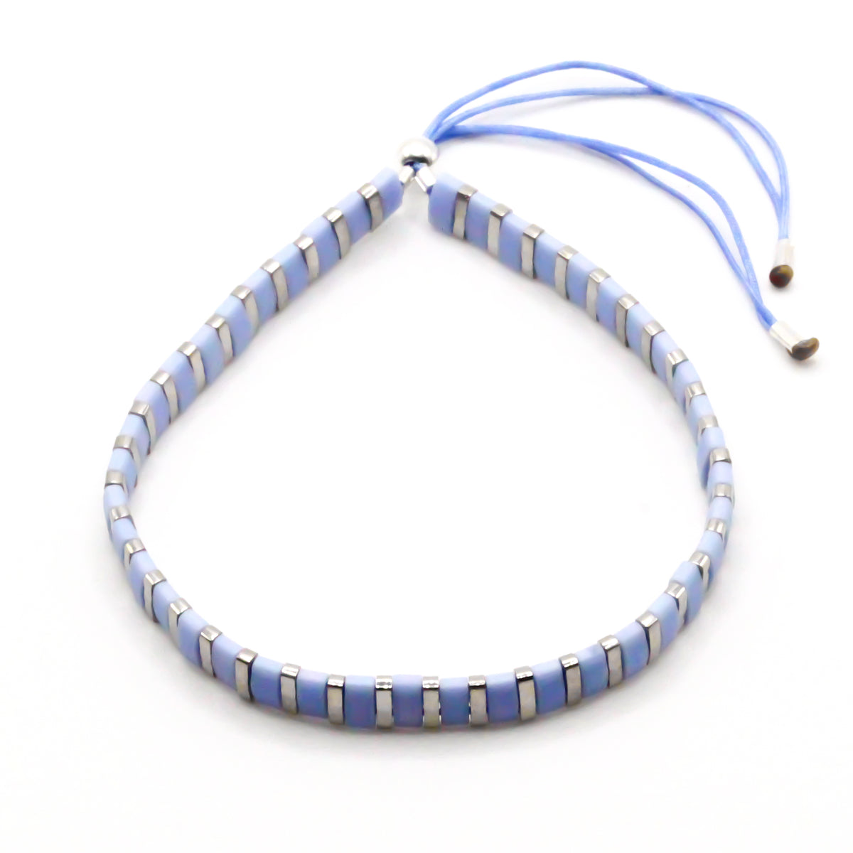 breites damen perlenarmband in silber blau