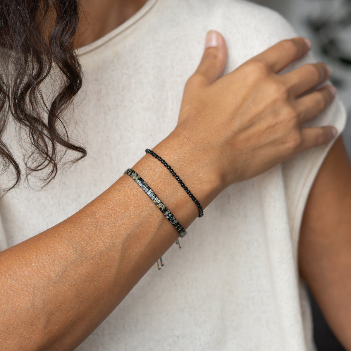 perlenarmbänder set schwarz für damen und herren