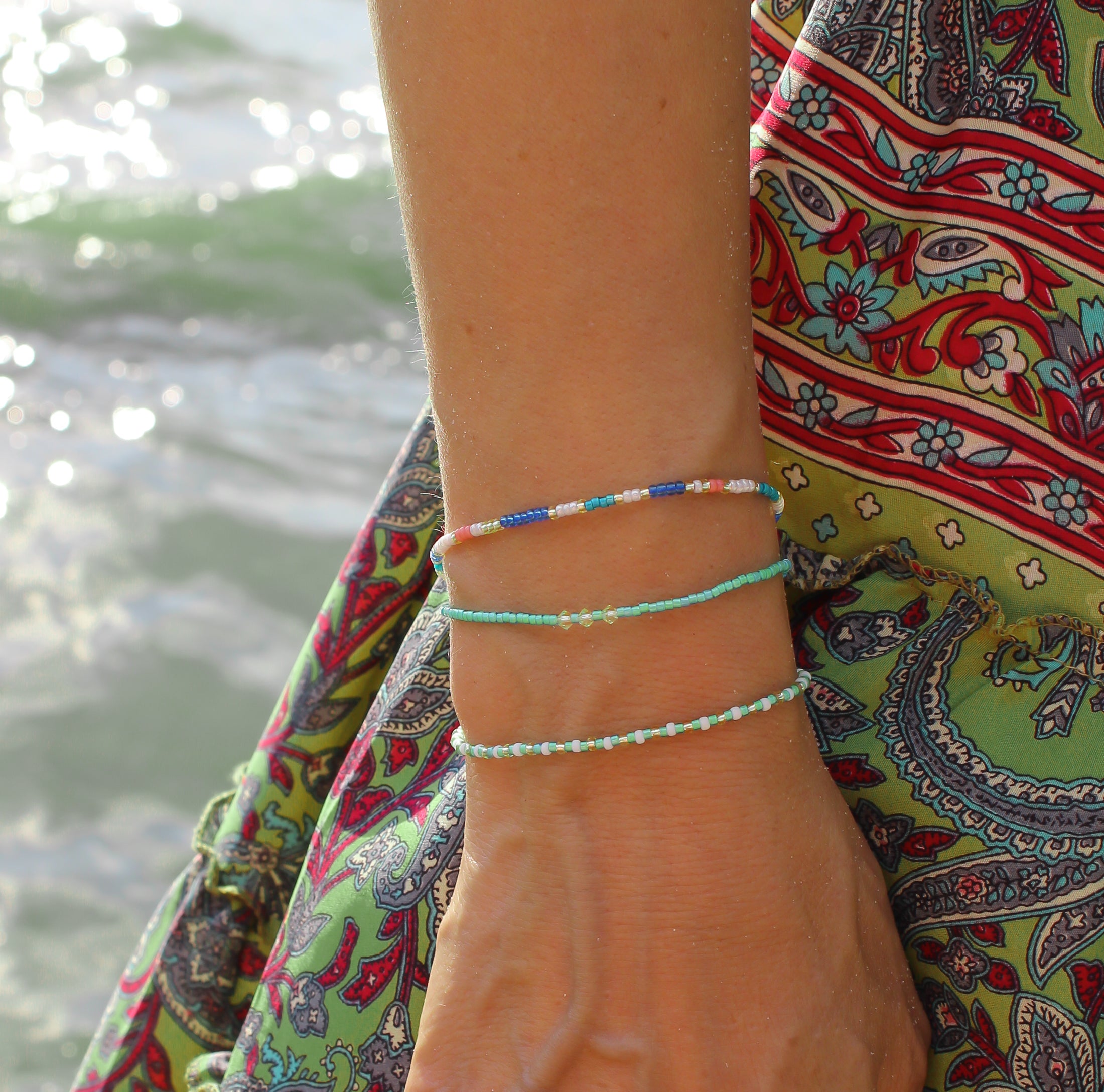 Perlenarmband Sommer neon türkis mit gelben glaskristallen