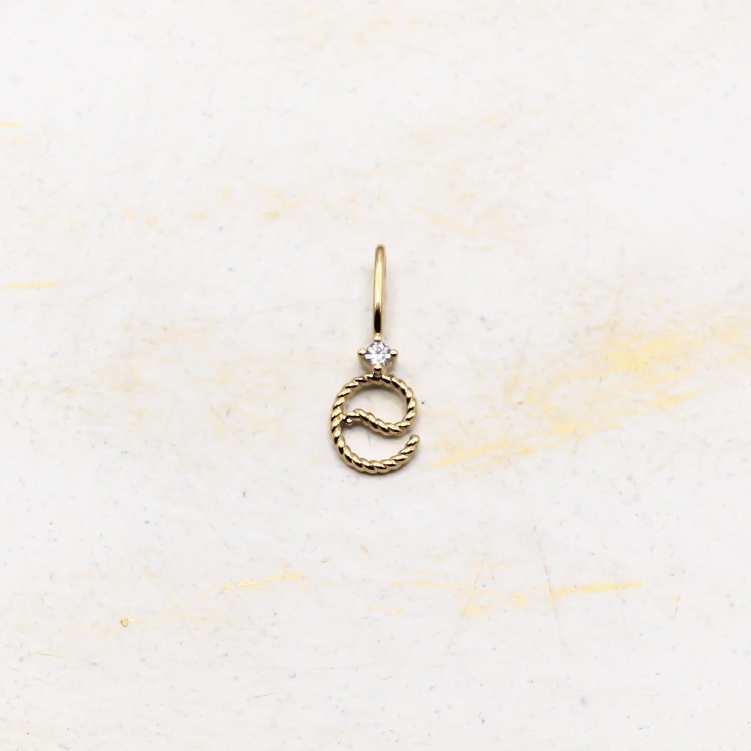 Buchstaben-Anhaenger-Kette-e