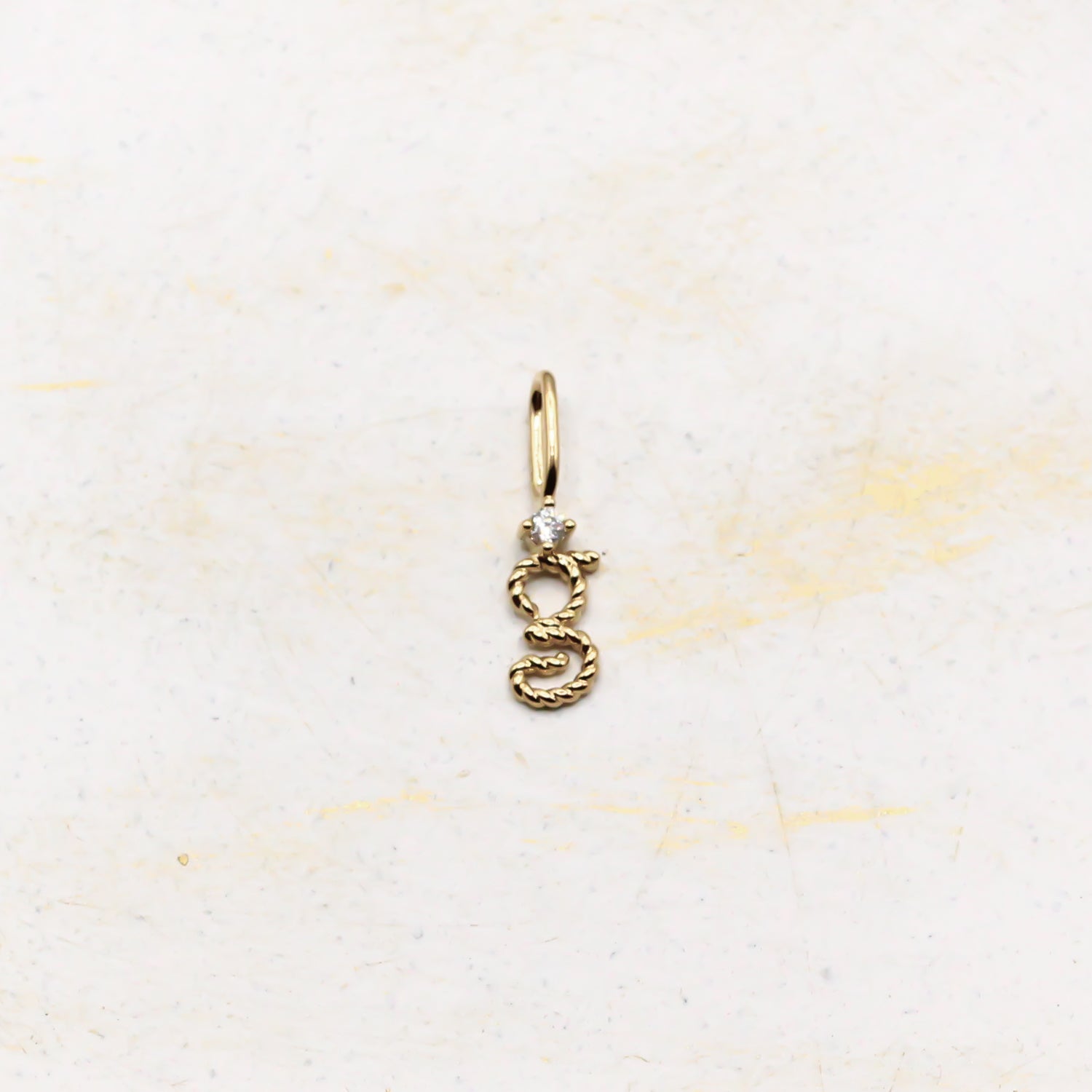 Buchstaben-Anhaenger-Kette-g