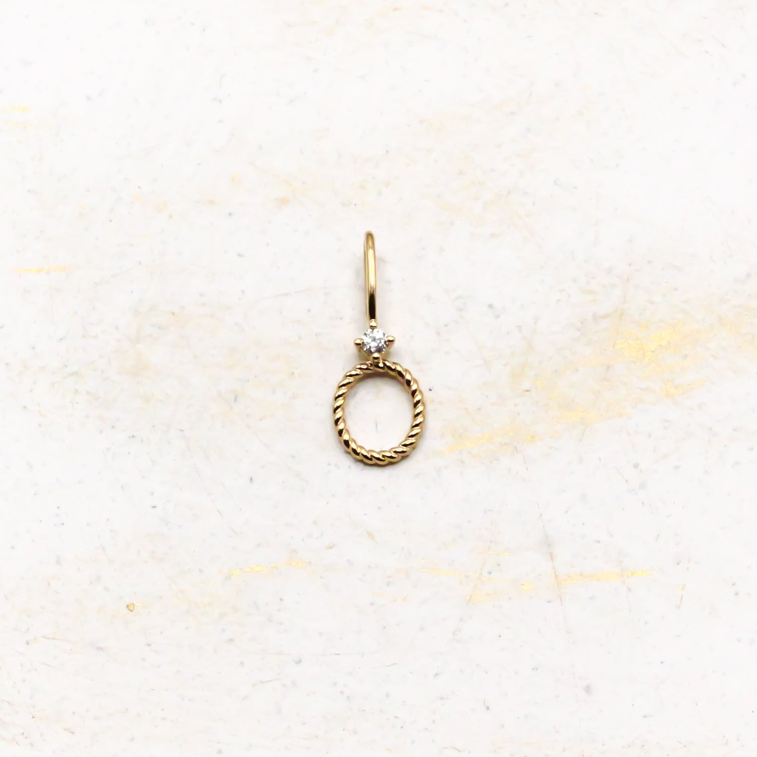 Buchstaben-Anhaenger-Kette-o