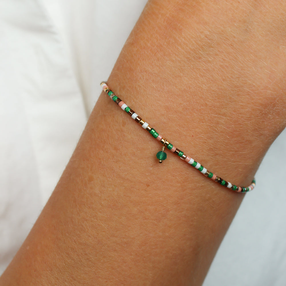 Perlenschmuck Armband in gruen