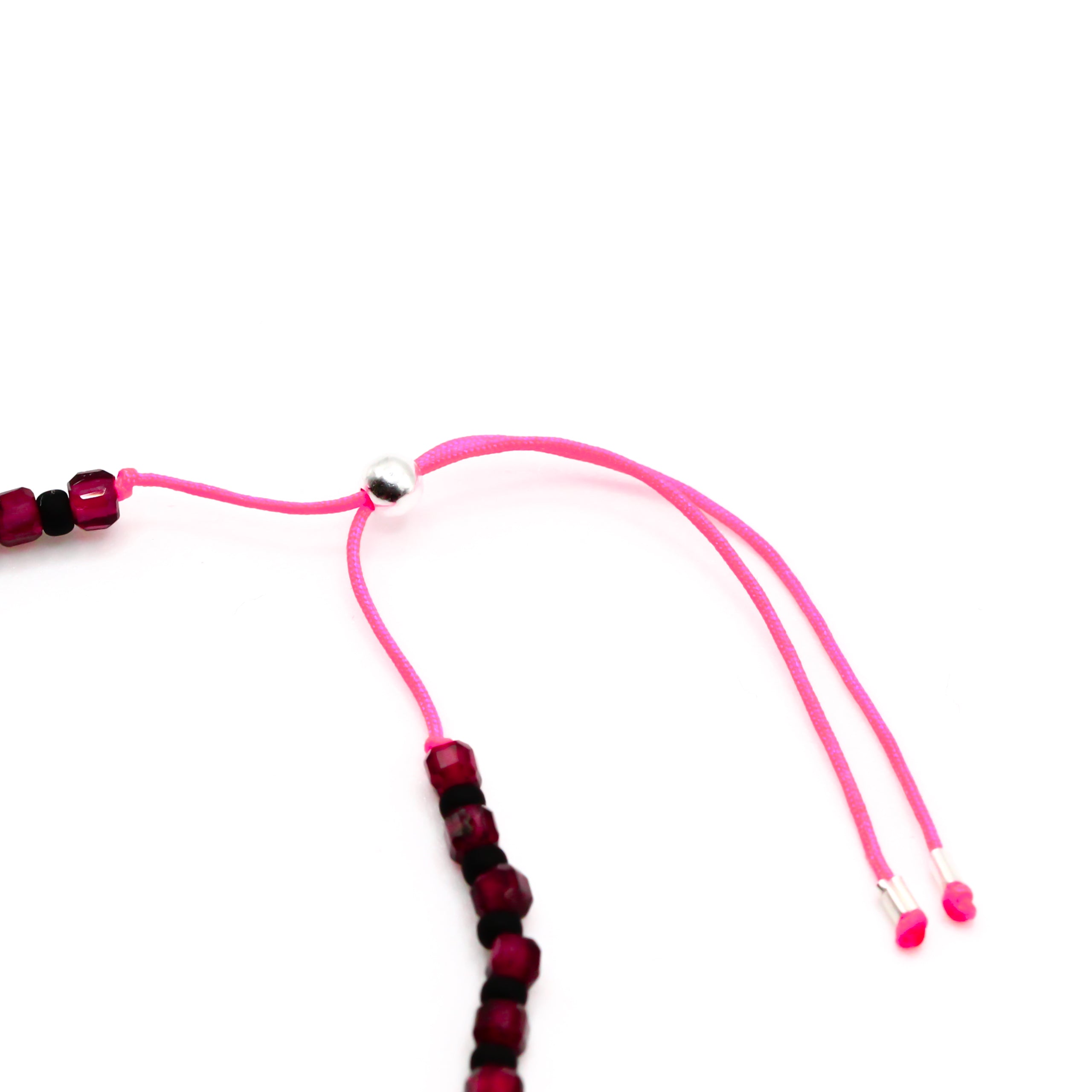 Handgemachtes pinkes Perlenarmband für Damen mit dunkelroten und schwarzen Perlen und verstellbarem Verschluss. - Almandin Armband - Lila, Pink