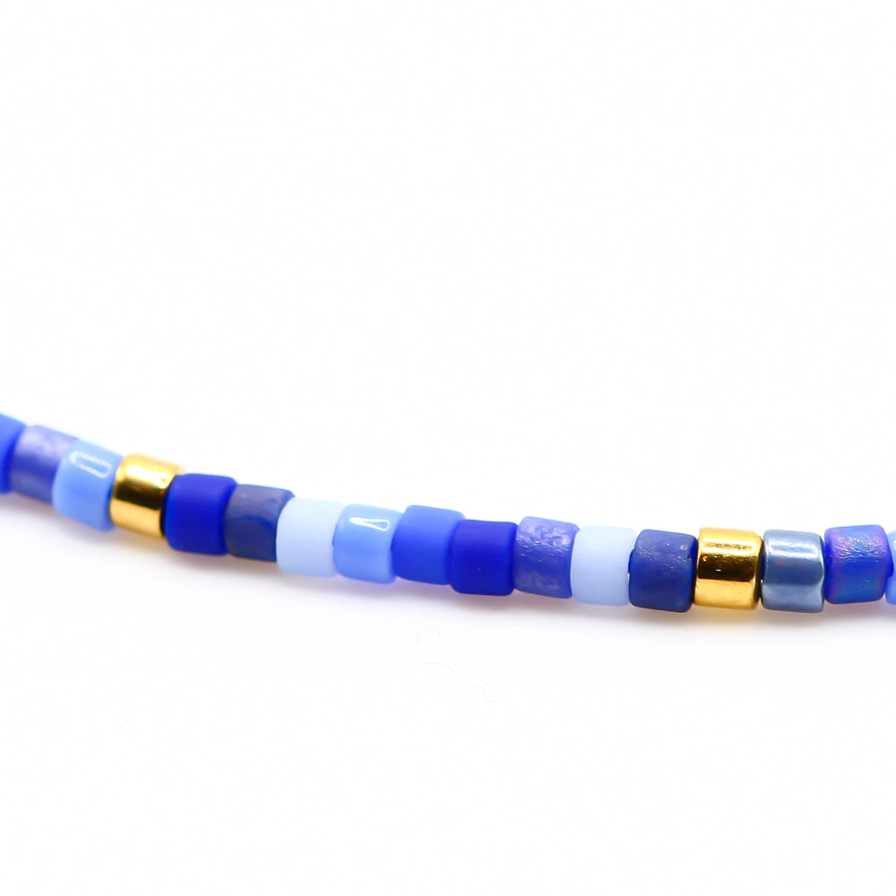 Perlenarmband blau