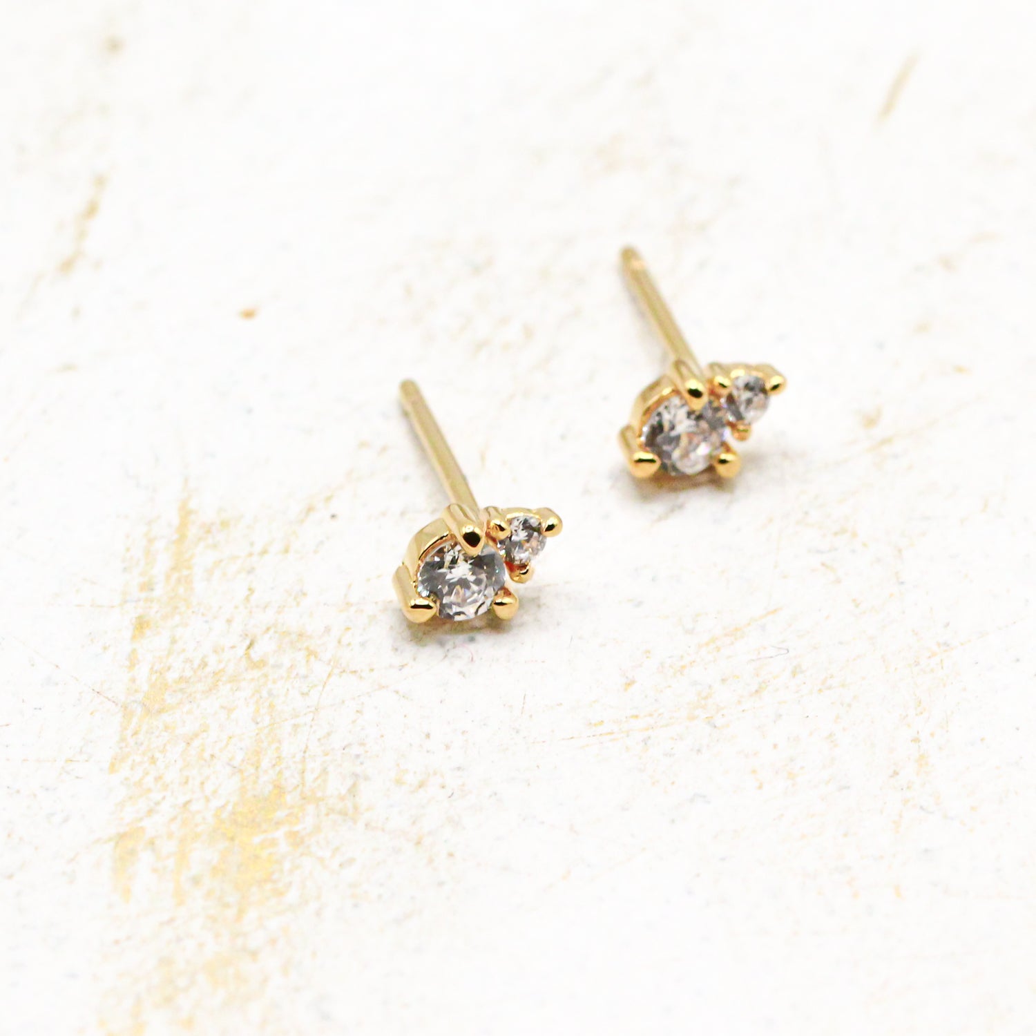 Kleine Ohrstecker aus Gold mit Zirkonia