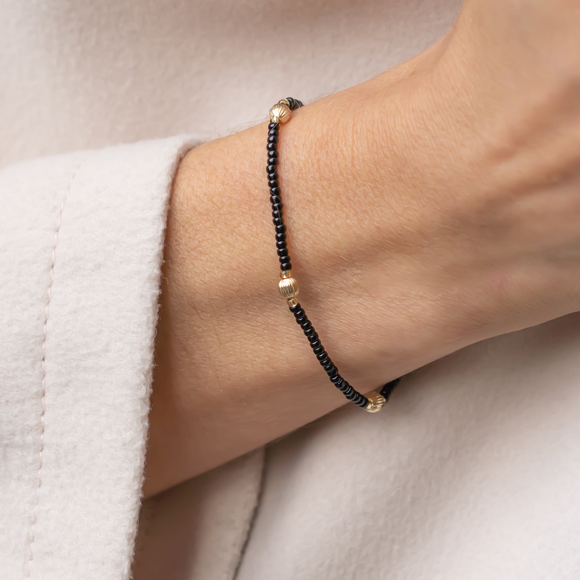 Schwarzes Perlenarmband Elise