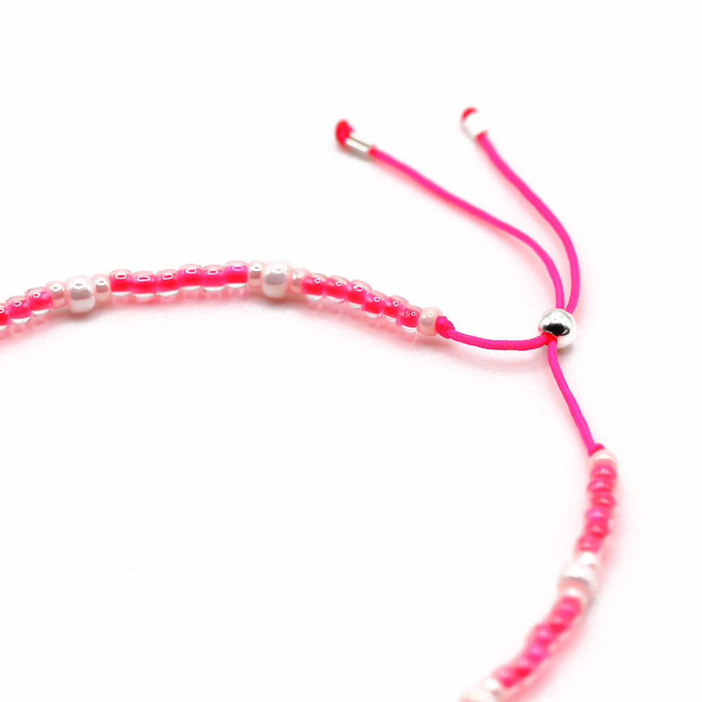 Handgemachtes pinkes Damen Armbandset mit Perlenarmband und verstellbarem Verschluss aus pinkem Band. - Armbandset Karibik - Pink