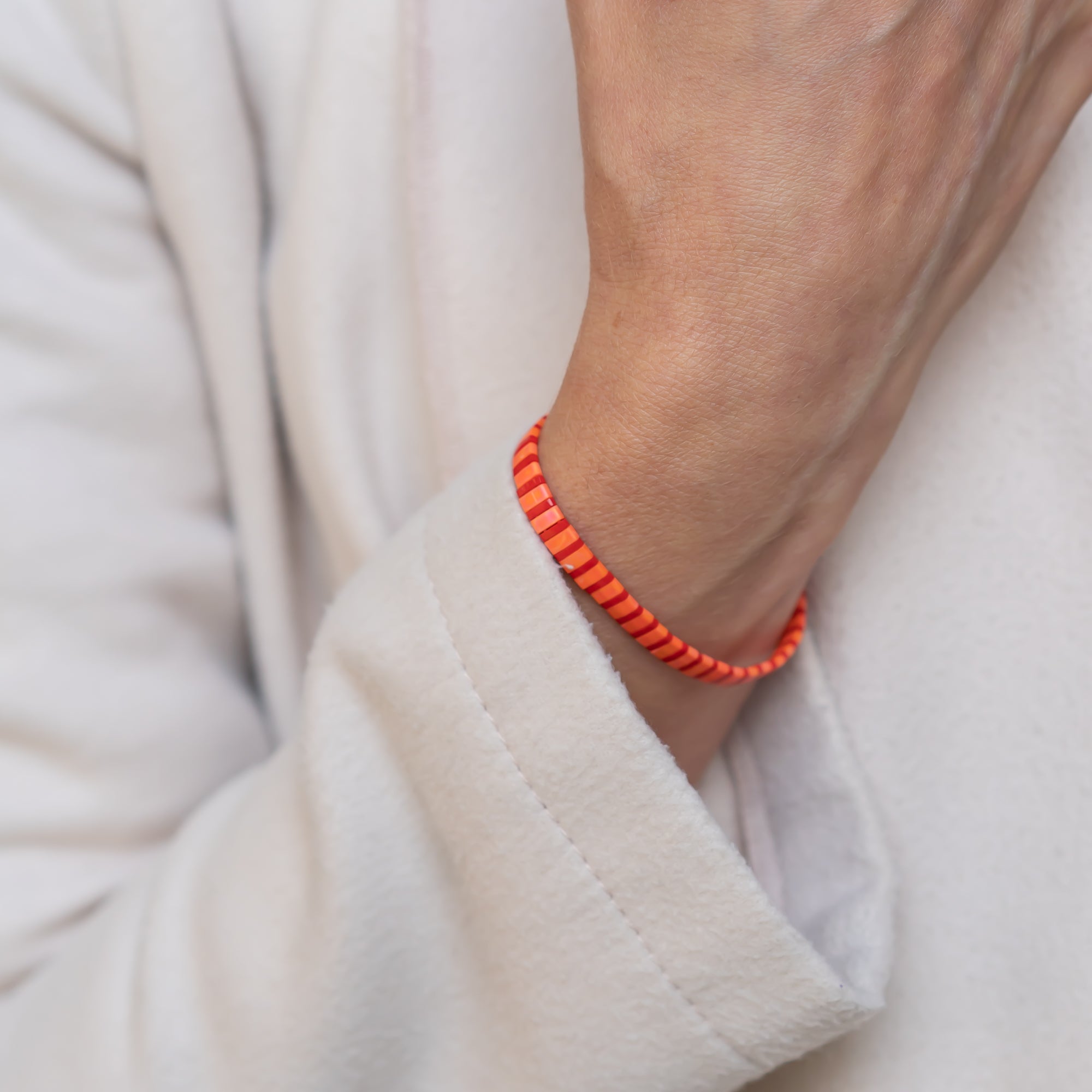 rotes damenarmband